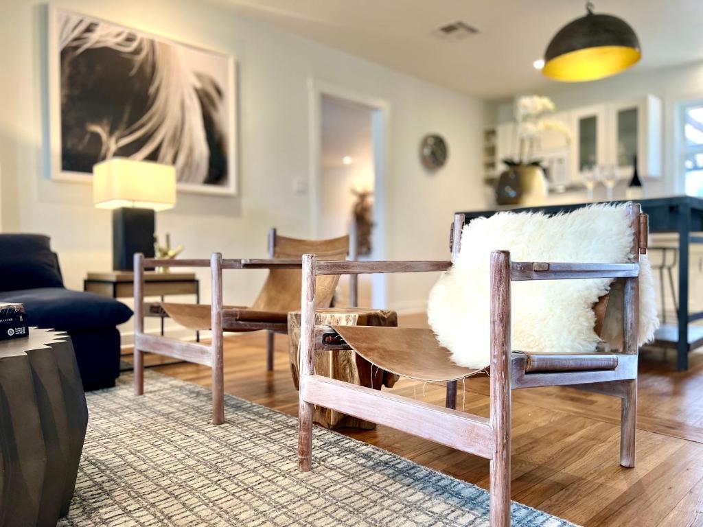 The Burbank House - Image 4