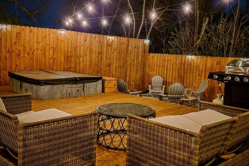 Hot Tub (Jacuzzi) - Photo 4