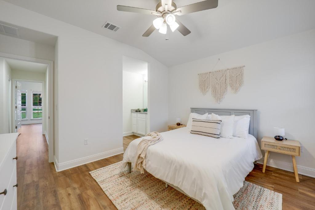 Hill Country Retreat - Image 8