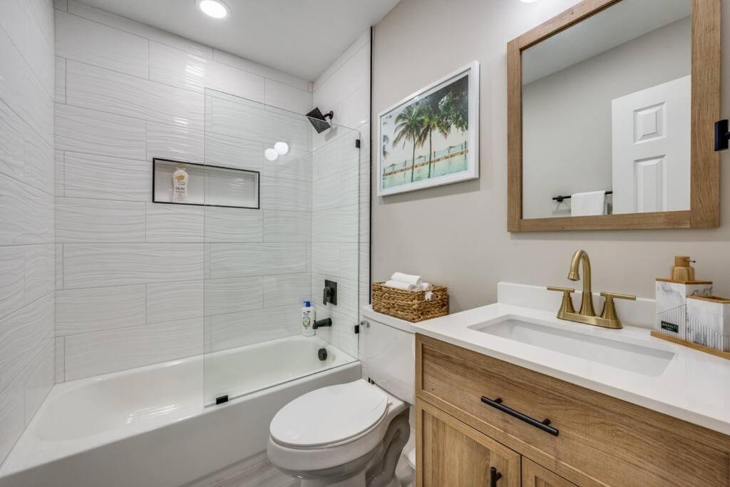 Hot Tub (Jacuzzi) - Photo 2