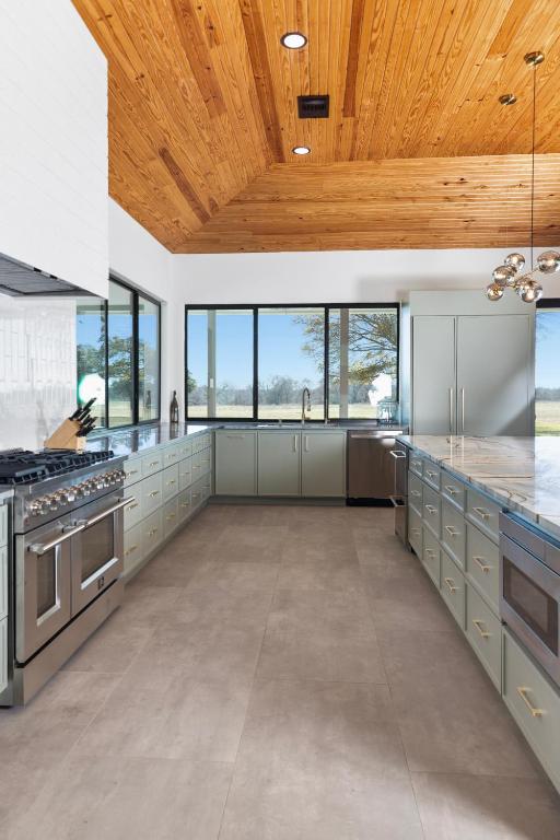 Wild & Boujee River Ranch - Image 5