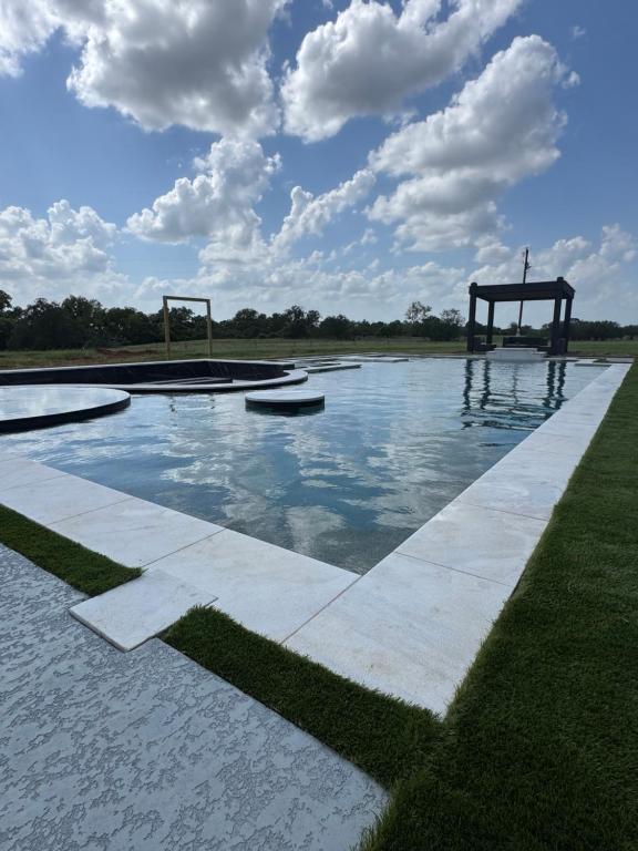 Hot Tub (Jacuzzi) - Photo 5