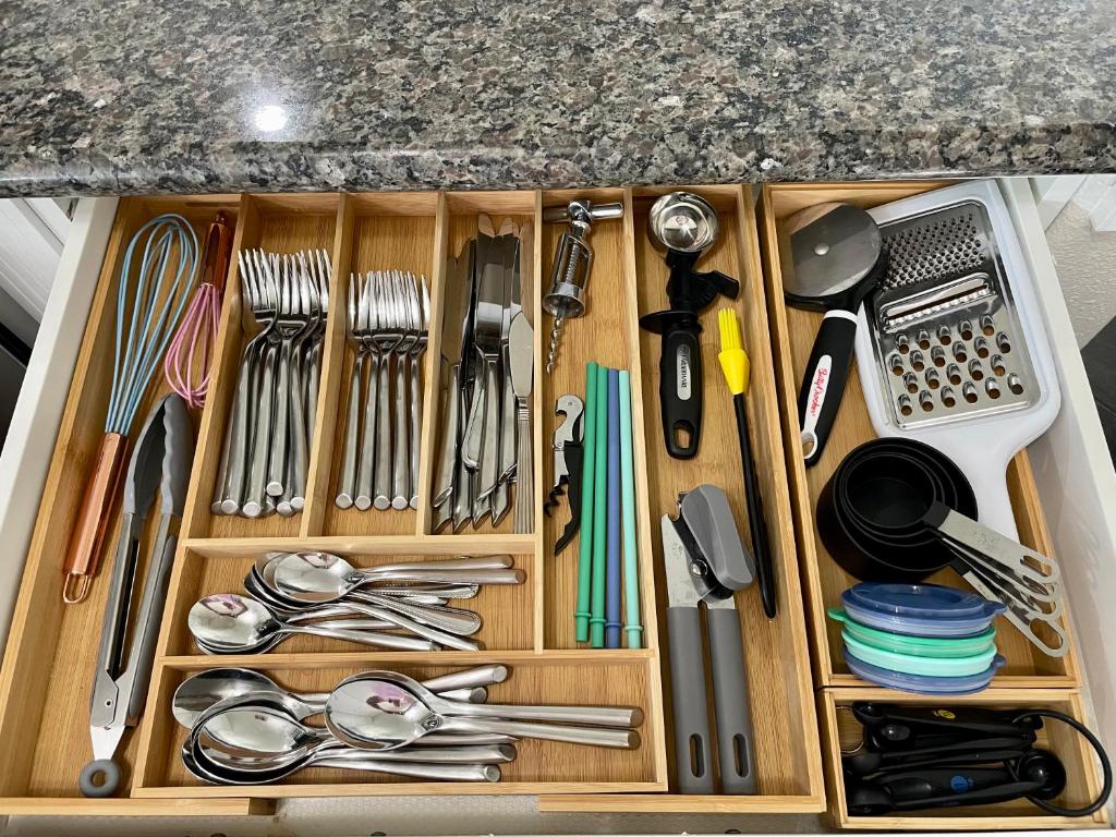 The Maravilla, Wonderful Pool/Beach View, Newly Renovated, 3 Pools Corner Condo - Image 5