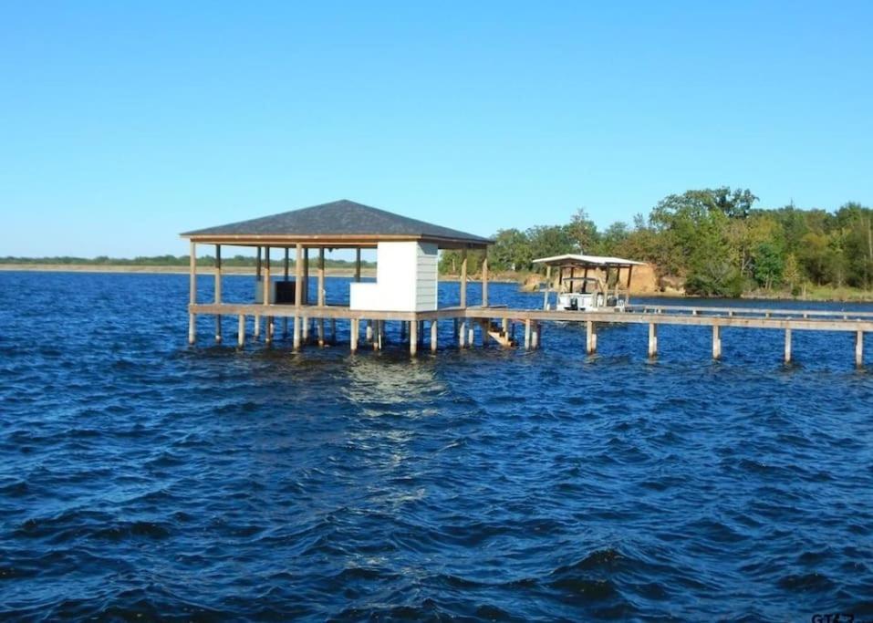 Lake Front Lake House Paradise! - Image 6