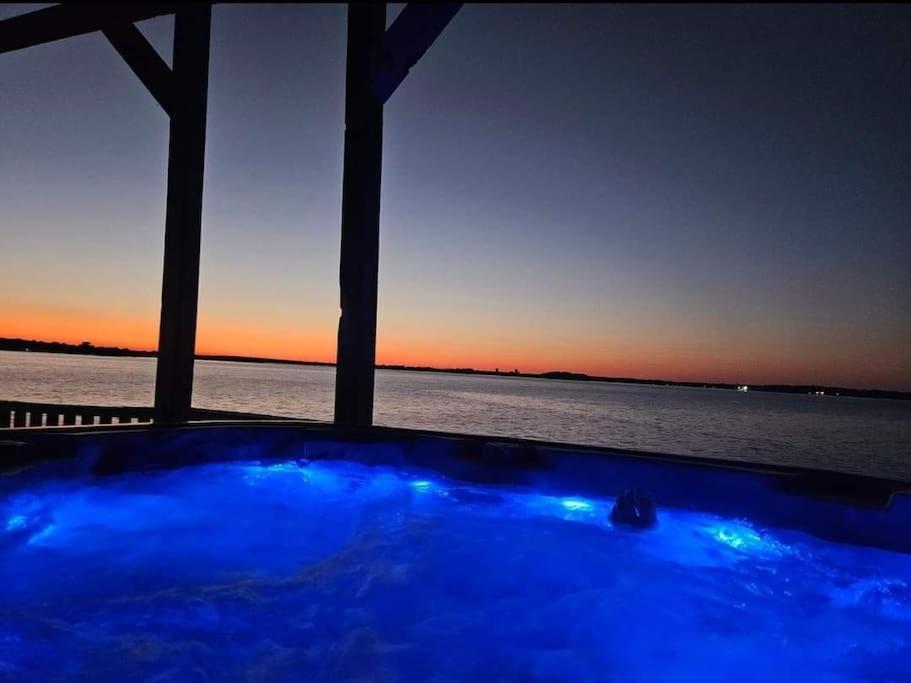 Hot Tub (Jacuzzi) - Photo 3