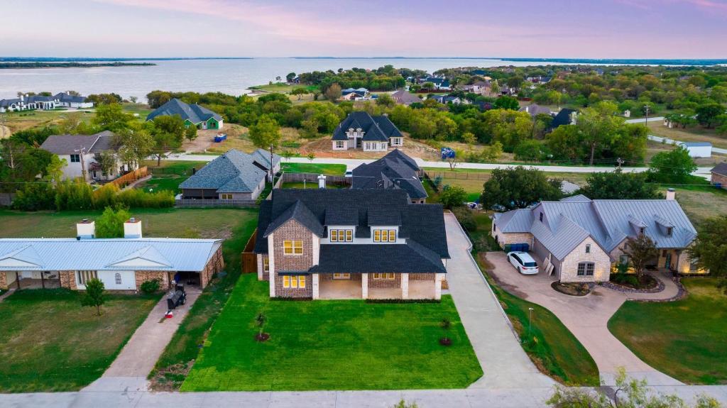 Lakeview Oasis Home with Spa - Image 5