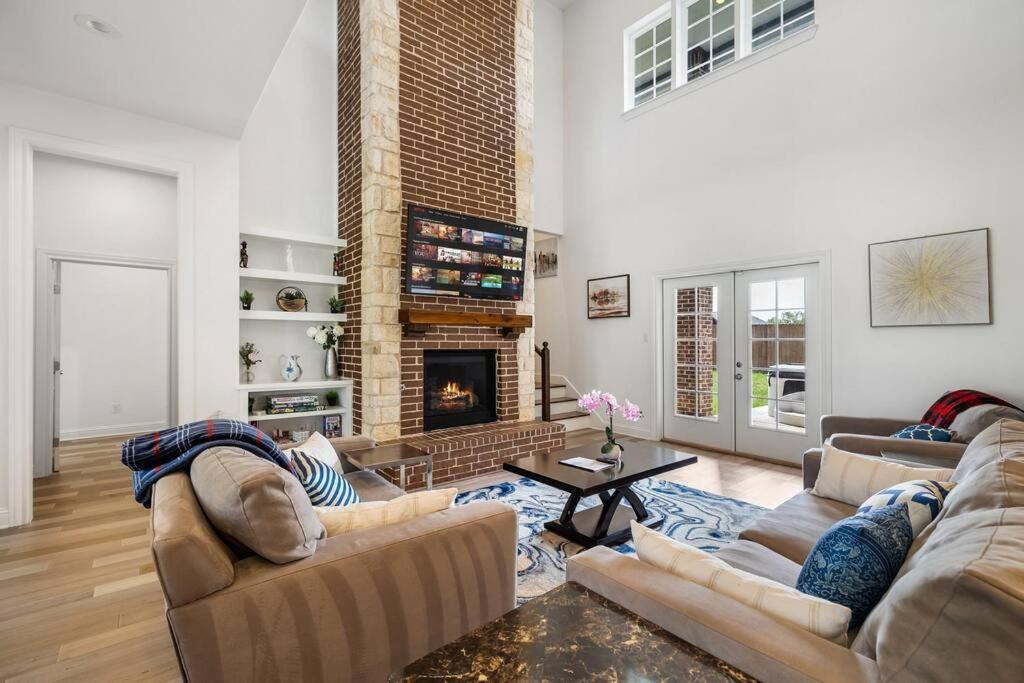 Lakeview Oasis Home with Spa - Image 4