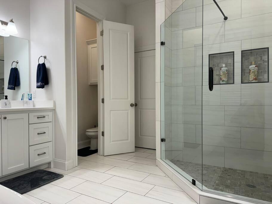 Hot Tub (Jacuzzi) - Photo 2