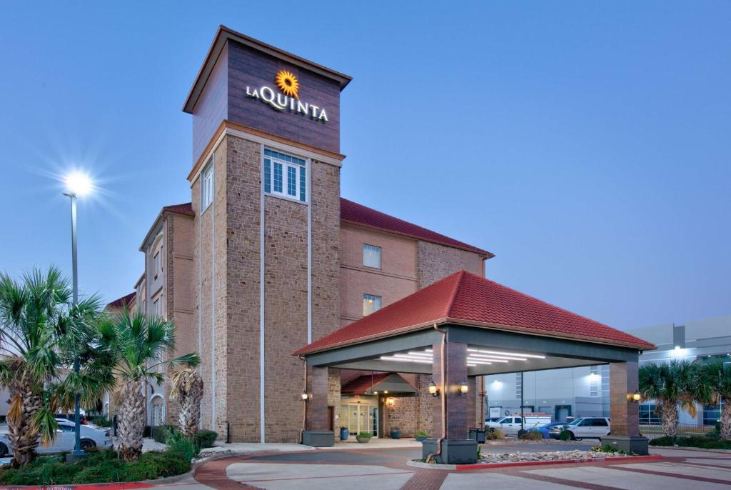 La Quinta by Wyndham Dallas Grand Prairie South - Image 8