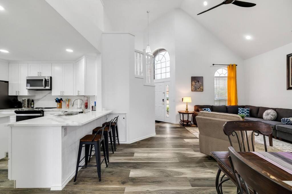 Frisco Resort Style Home w/Spa - Image 4