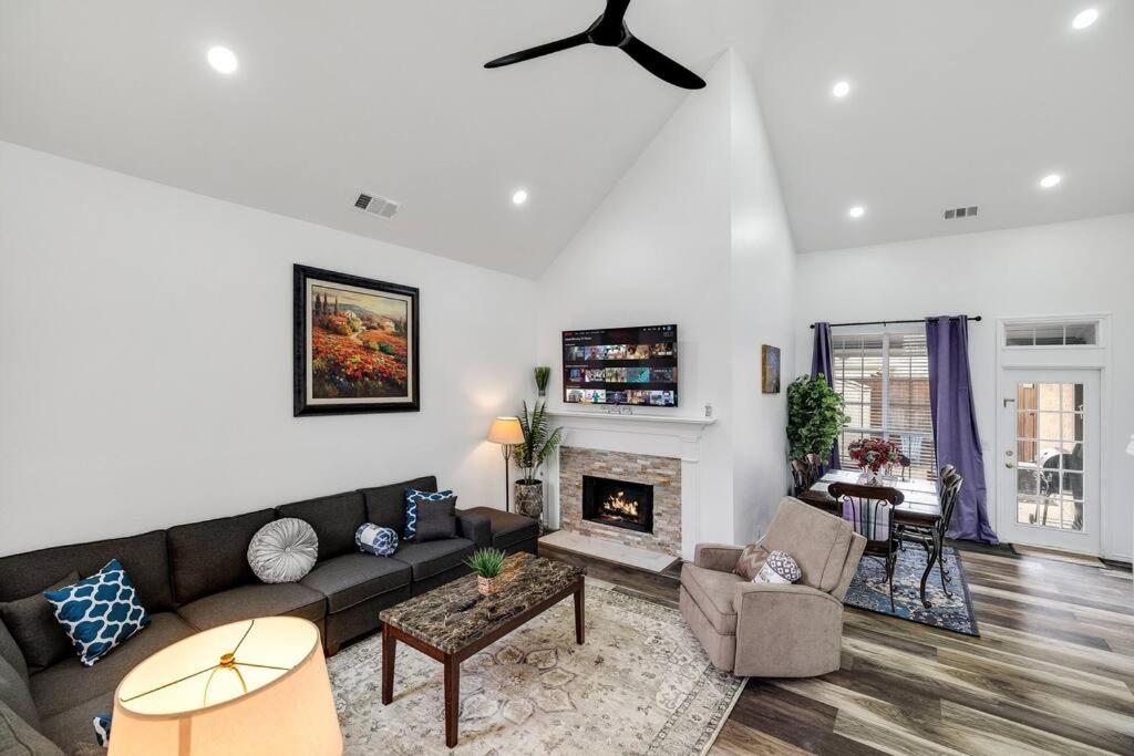 Frisco Resort Style Home w/Spa - Image 5