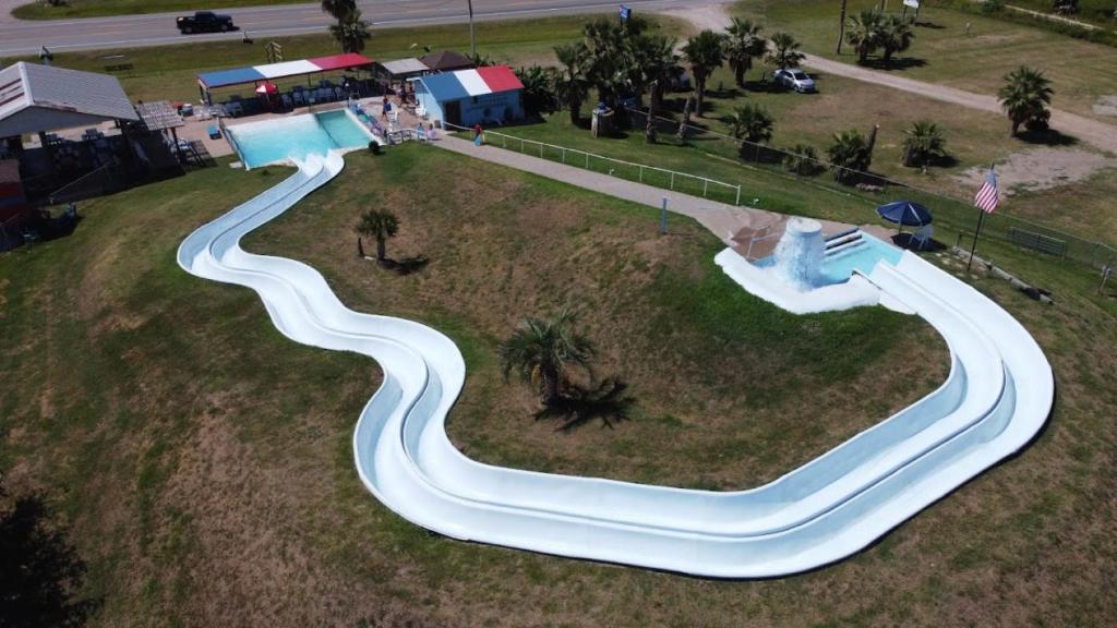 Hot Tub Golf Cart Near beach Coastal Retreat - Image 4