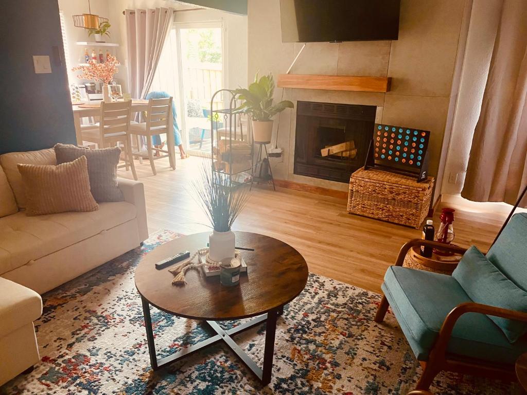 Townhome with Hot Tub-Grand Ways Stay- Clarissa Pl - Image 6