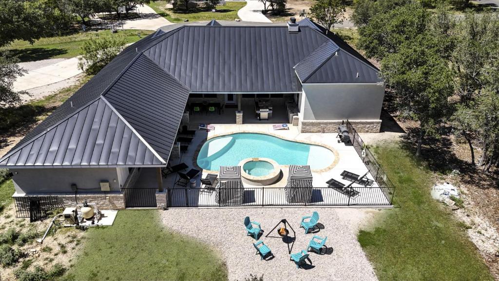 Hot Tub (Jacuzzi) - Photo 7