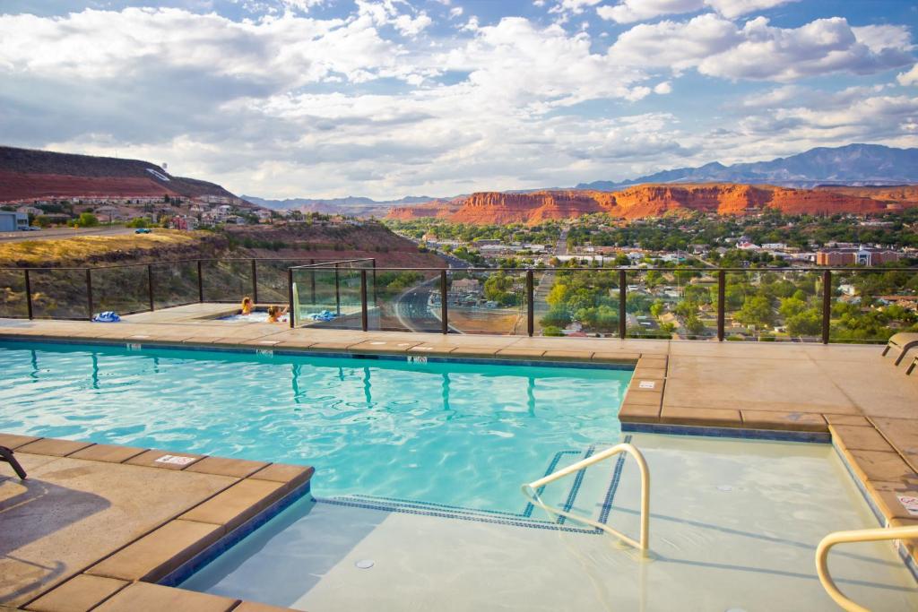 Hot Tub (Jacuzzi) - Photo 2