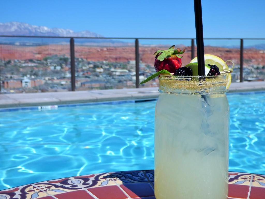 Inn On The Cliff - Image 8