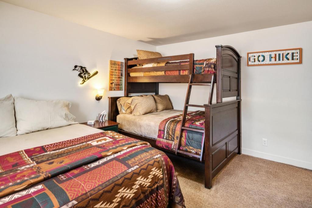 Four resorts within 20 minutes from your door step!! - Image 8