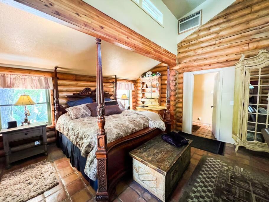 Cozy Forest Cottage at La Caille - Image 7