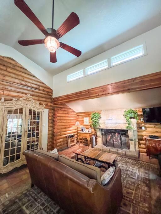 Cozy Forest Cottage at La Caille - Image 8