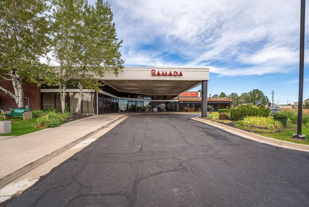Ramada by Wyndham Cedar City - Image 7