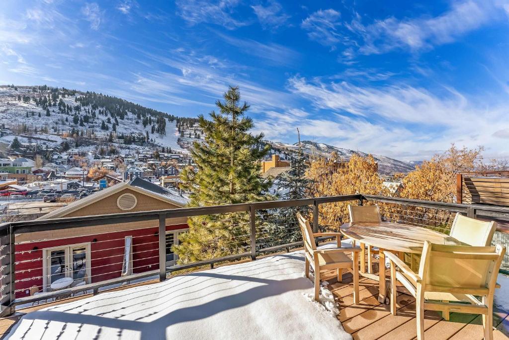 Mainstreet Masterpiece - Stunning Views - Image 6