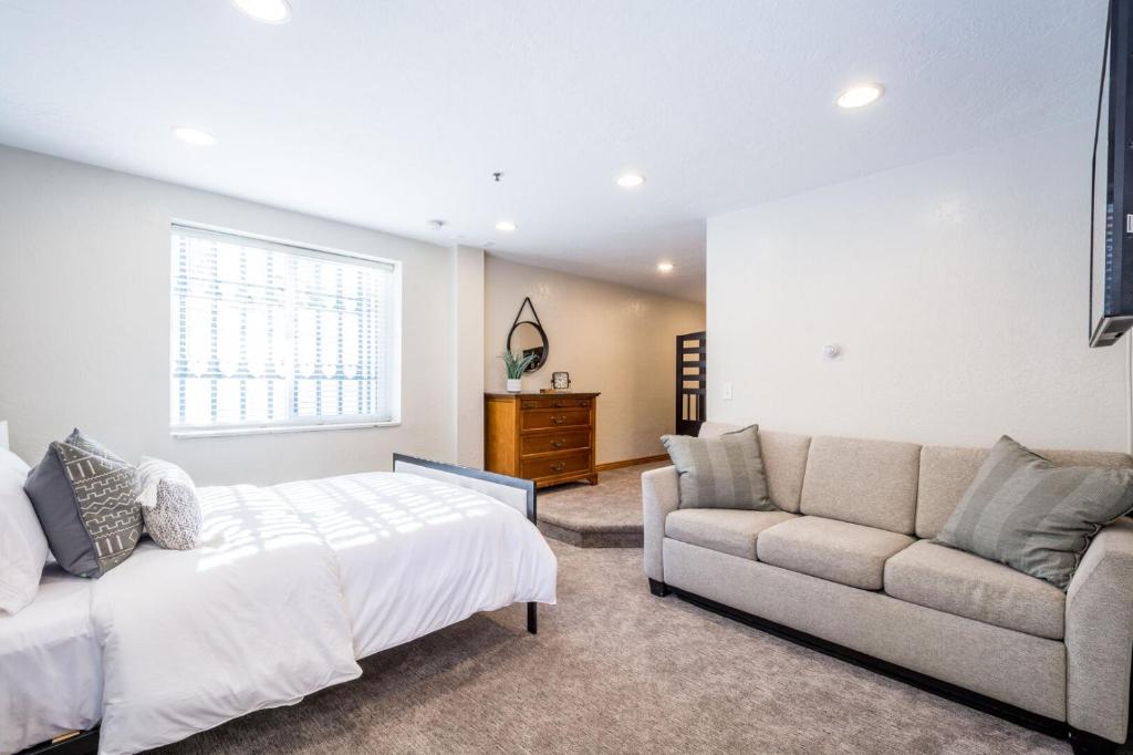 Big Cottonwood 2 Bedroom Brighton Chalet - Image 5