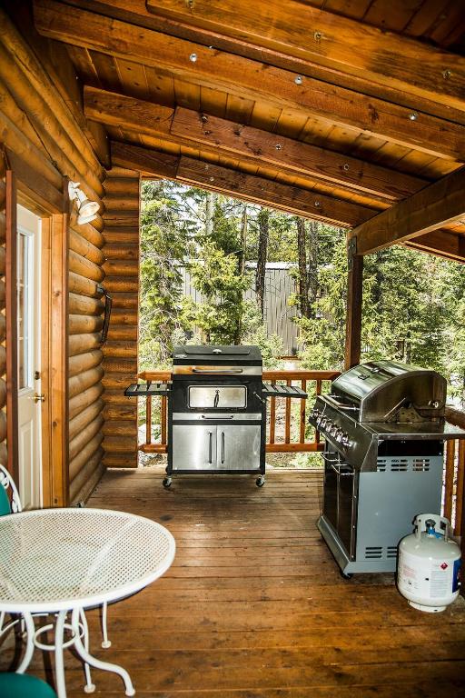 10 Bed Luxurious Spa Cabin - Image 7