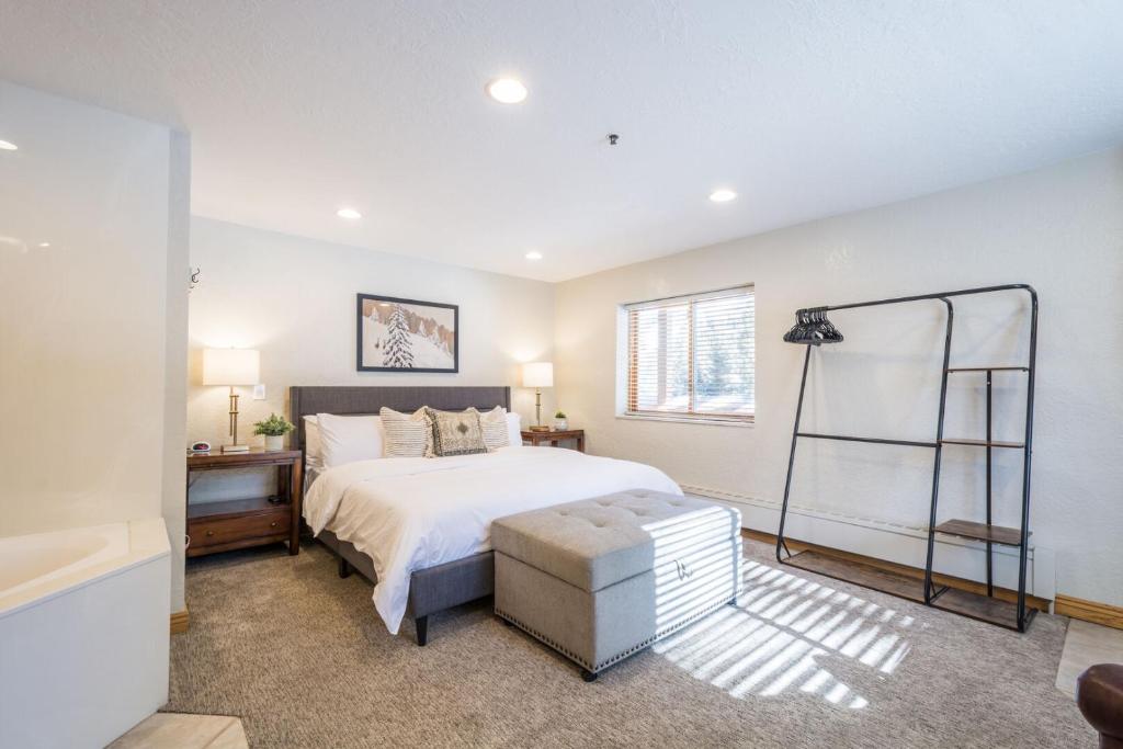 Powder Hound 1 Bedroom Brighton Chalet - Image 7