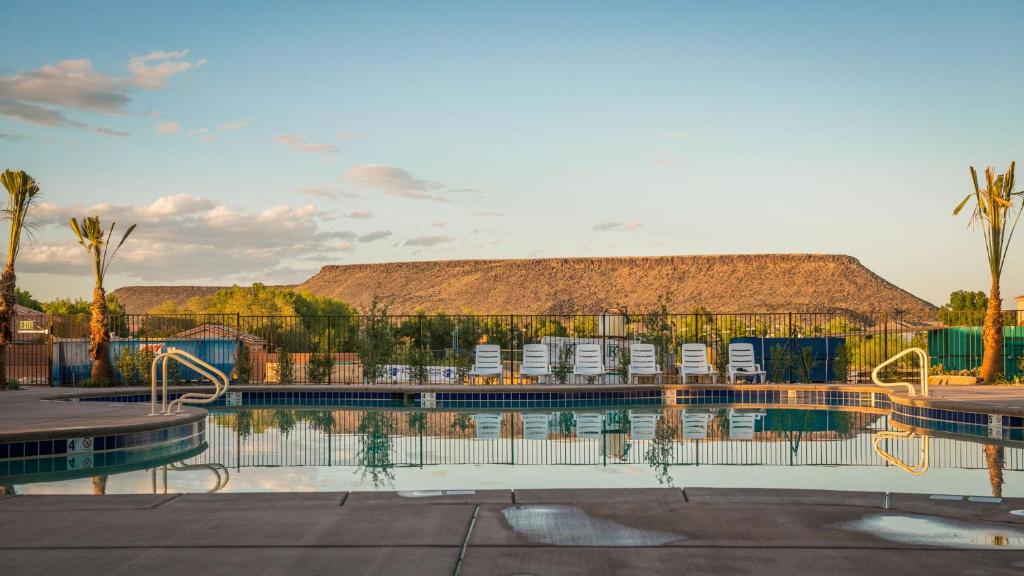 Hot Tub (Jacuzzi) - Photo 2