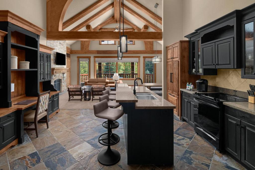 Hotel Park City, Autograph Collection - Image 5