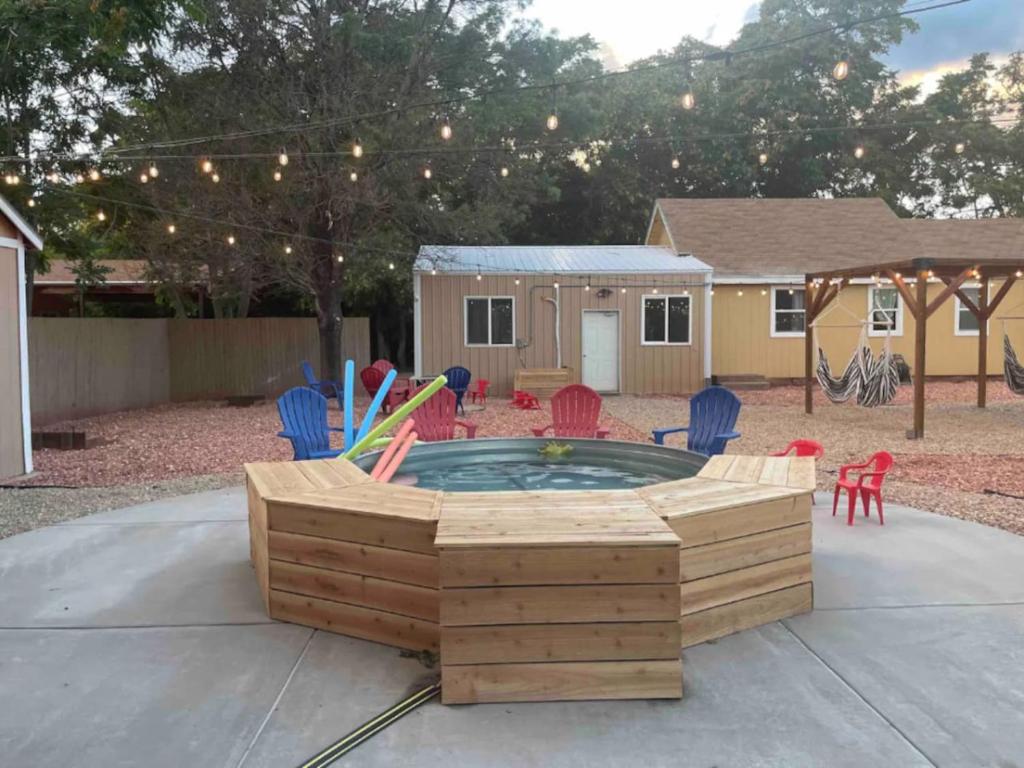 Hot Tub (Jacuzzi) - Photo 3