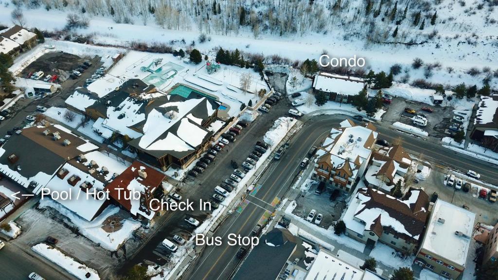 Hot Tub (Jacuzzi) - Photo 2