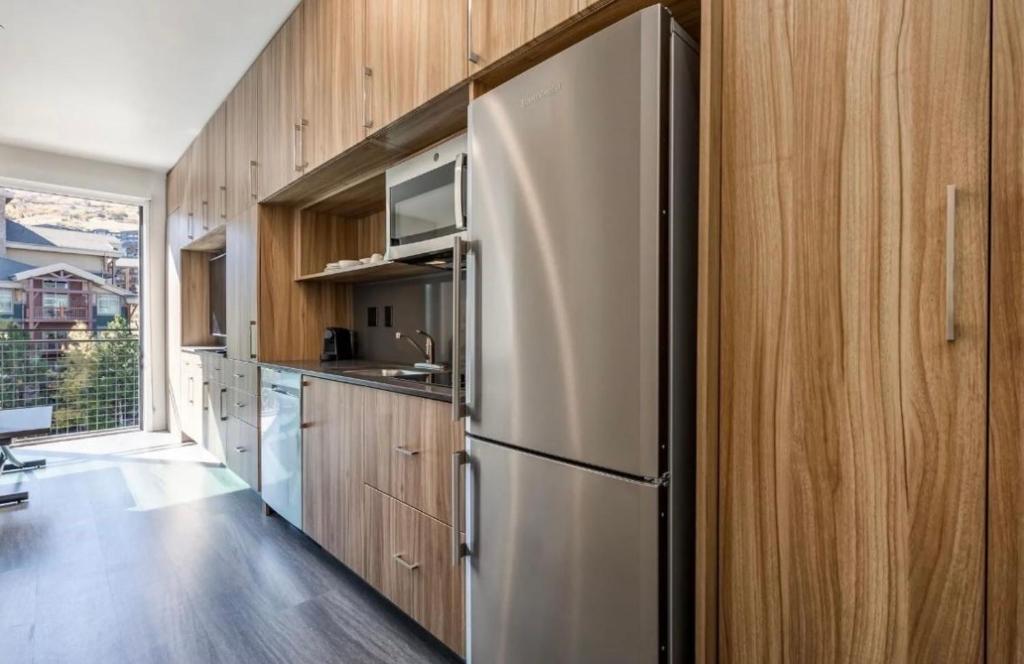 Slope Side Studio In The Heart of Canyons Village with Heated Pool & Hot Tub! - Image 5