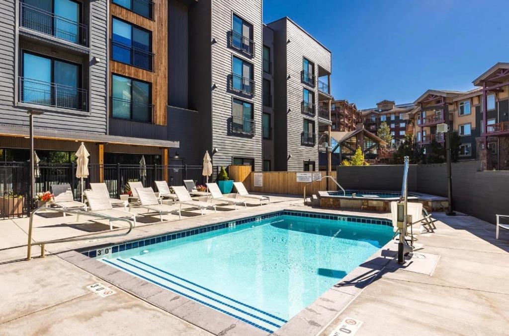 Hot Tub (Jacuzzi) - Photo 2