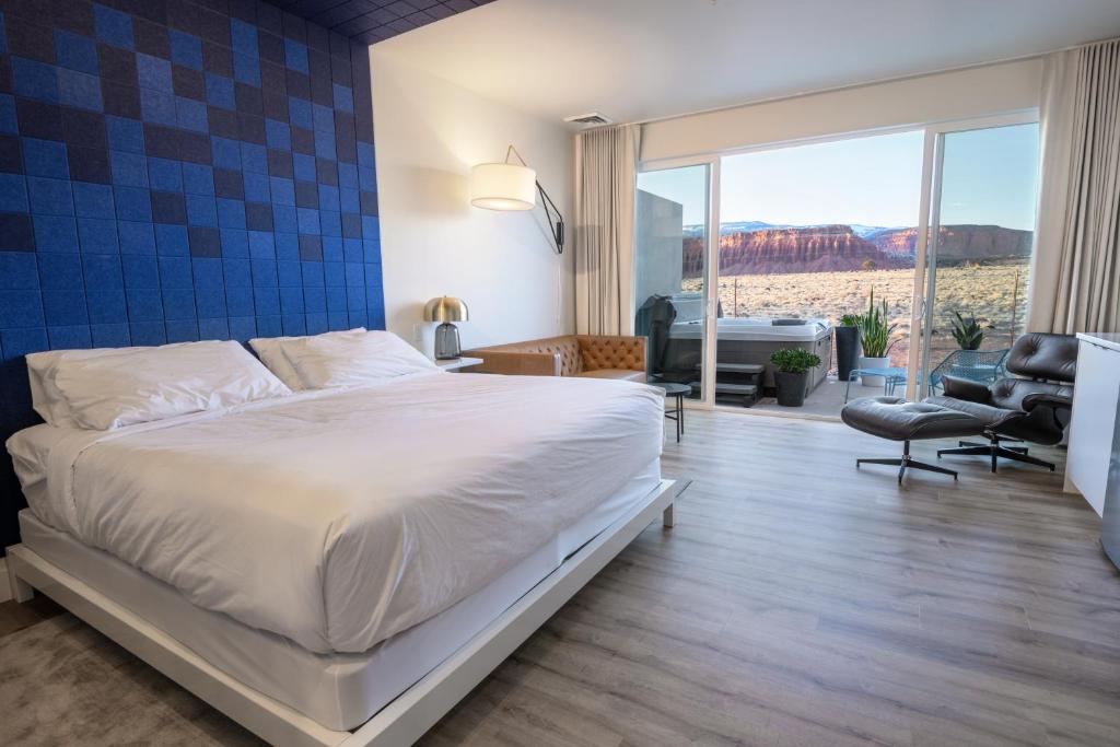 Hot Tub (Jacuzzi) - Photo 7