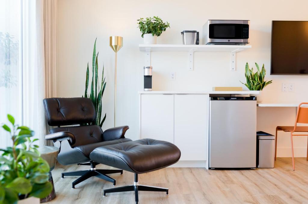 Skyview Hotel - Image 4