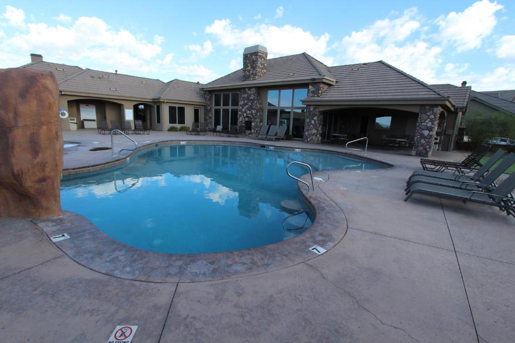 Canyon Villas at Coral Ridge - Image 4