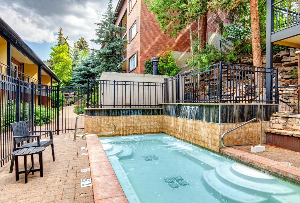 Treasure Mountain Inn