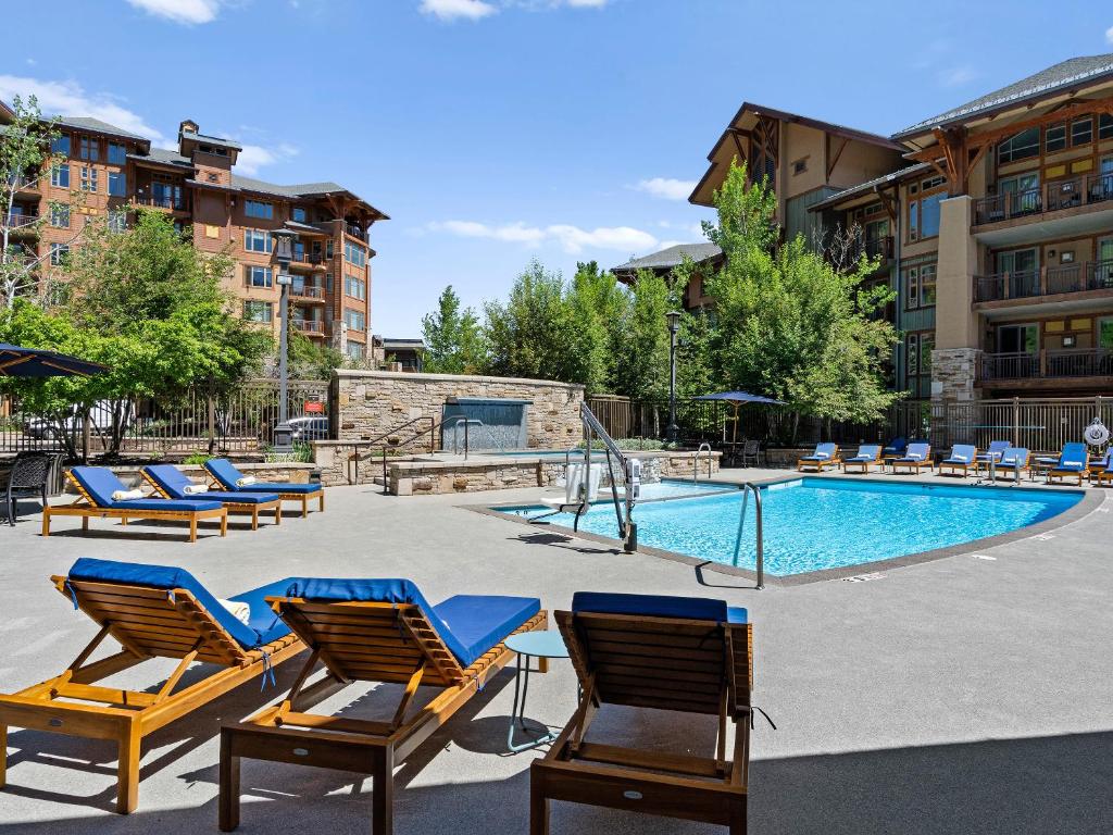 Hyatt Centric by All Seasons Resort Lodging - Image 7