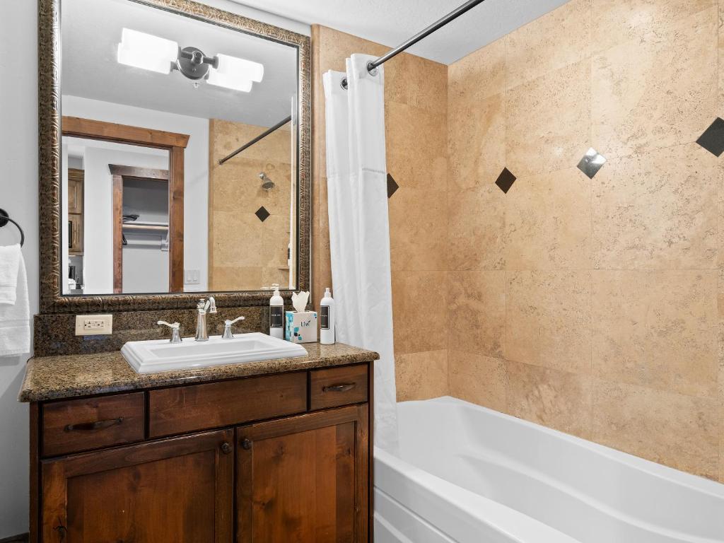 Hyatt Centric by All Seasons Resort Lodging - Image 8