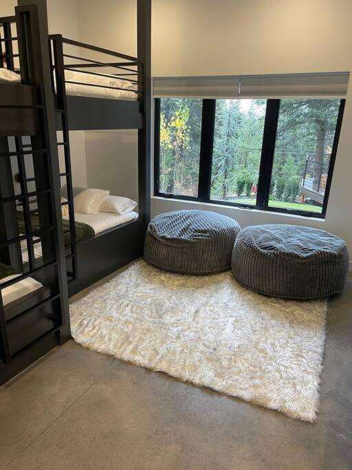 Park city Pines retreat sleeps 22! - Image 6