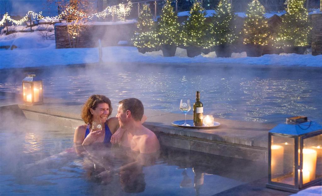 Hot Tub (Jacuzzi) - Photo 2