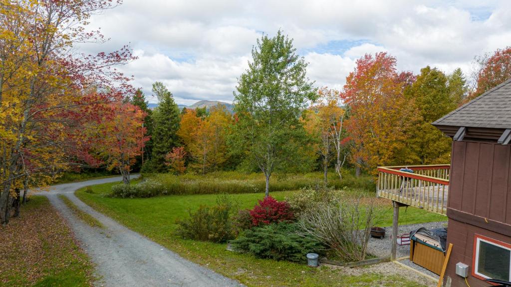 MtSnow , HotTub, Pool, Air Hockey,Ping Pong, Darts