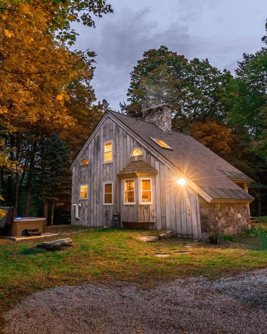 Hot Tub (Jacuzzi) - Photo 2