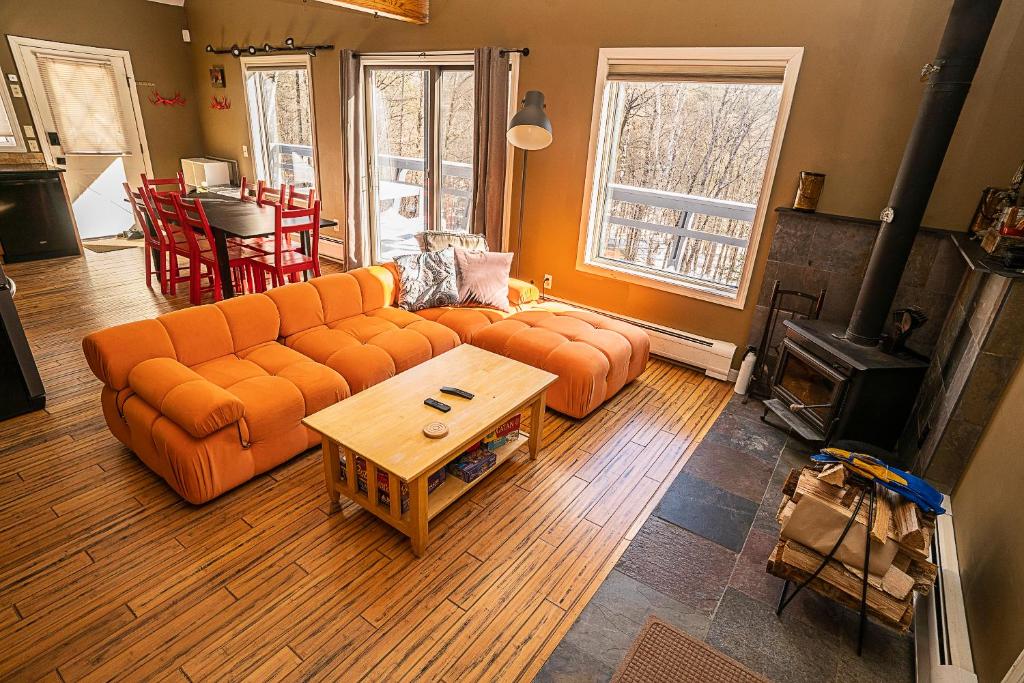 5BR Chalet in Historic Town bet Killington & Okemo - Image 4