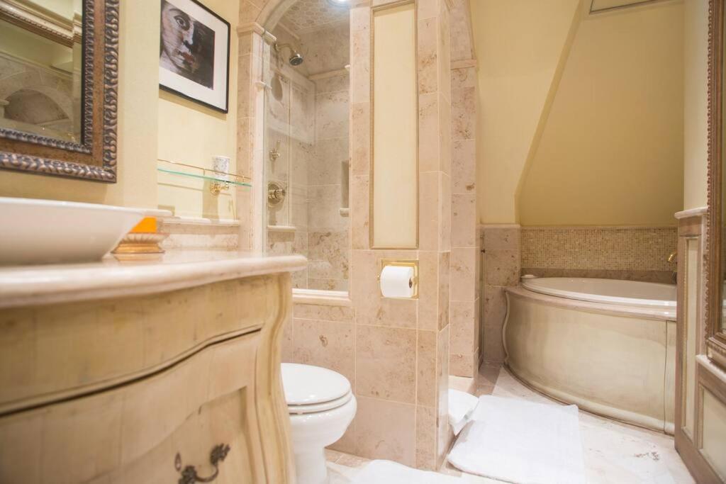 Adams Hill House Retreat - Artist-Architect's Estate, Newfane Vermont