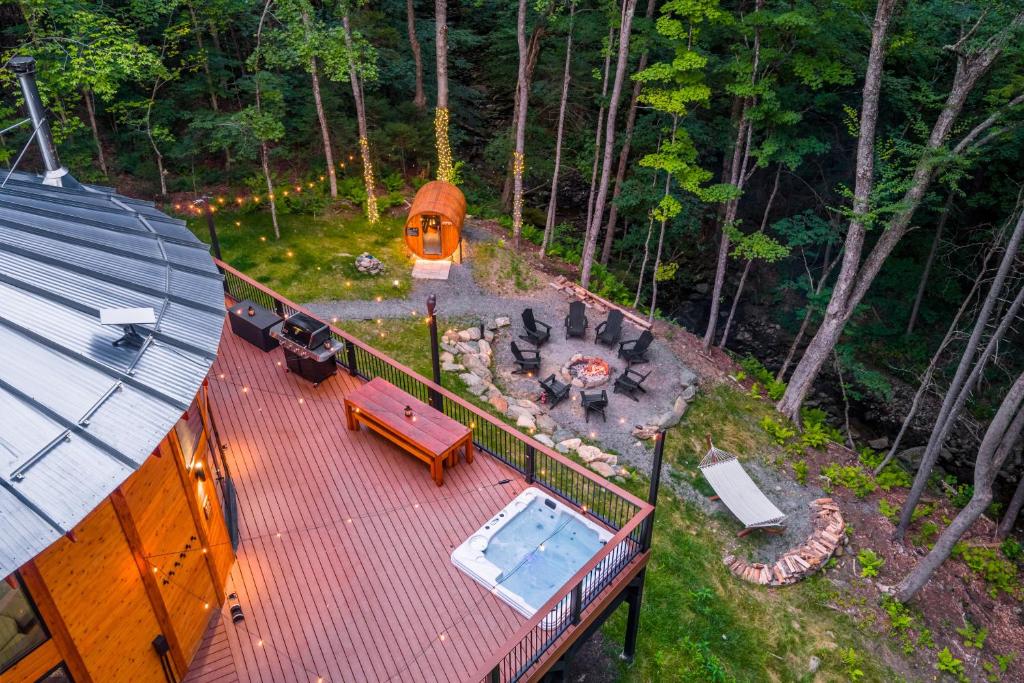 Hot Tub (Jacuzzi) - Photo 4