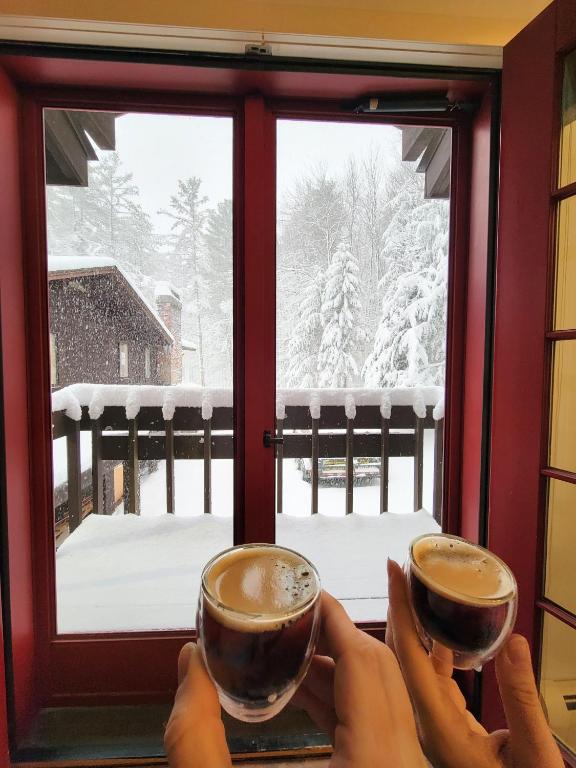 Vermont Escape near Stratton with Hot Tub, Game Room, Fireplace & Pond Views