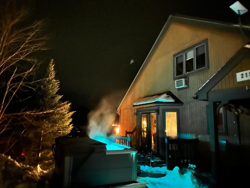 Hot Tub (Jacuzzi) - Photo 3