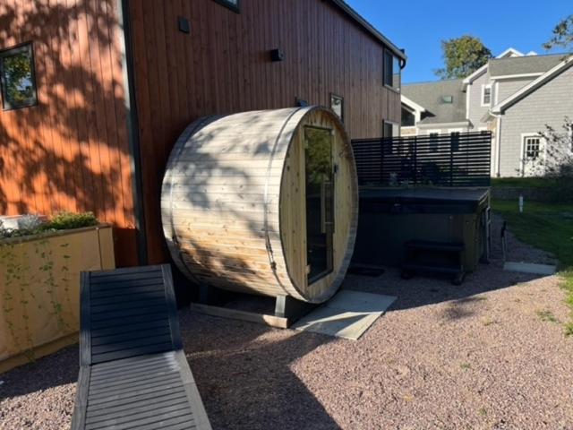 Hot Tub (Jacuzzi) - Photo 3